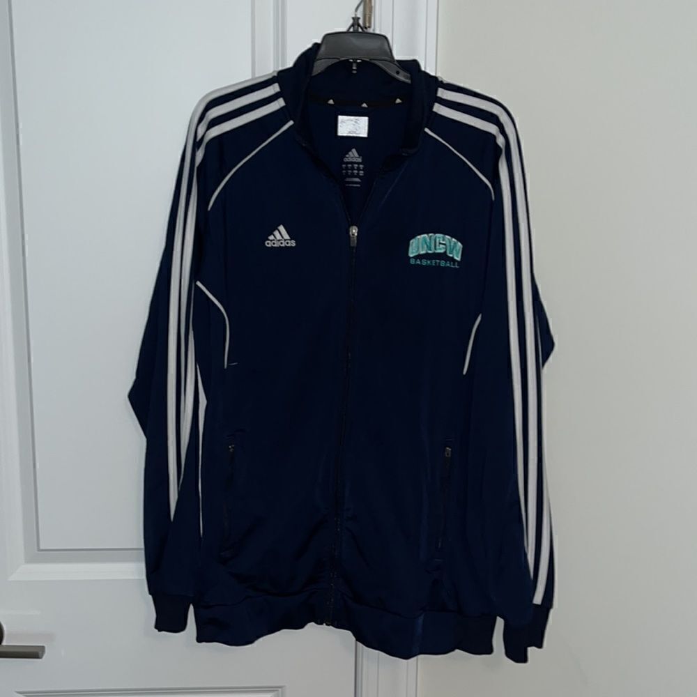 adidas UNCW Wilmington Seahawks Basketball team issue warm up track jacket blue